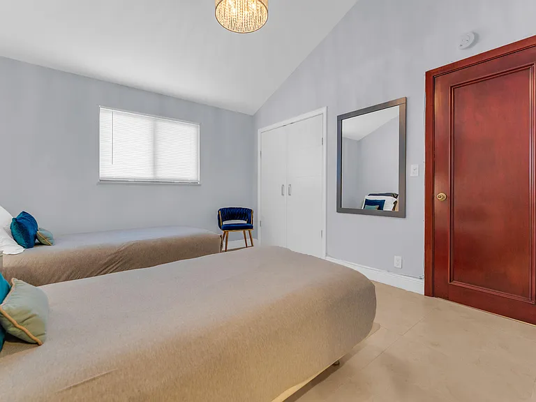 50 SE 12th St #2260 — Photo 20