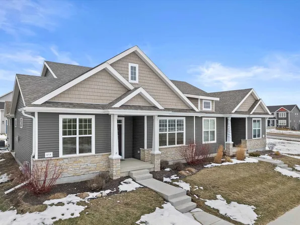 678 Hillcrest Dr, Waunakee, WI 53597