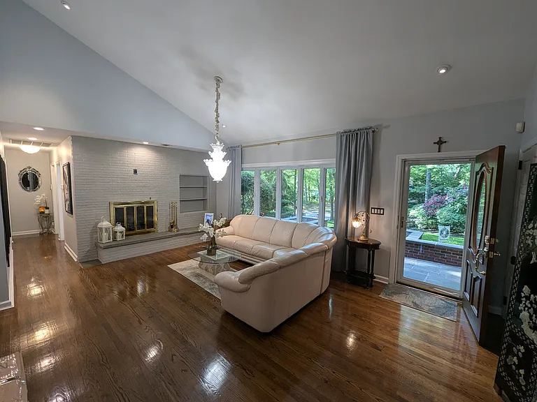 28 Brookfield Rd — Photo 4