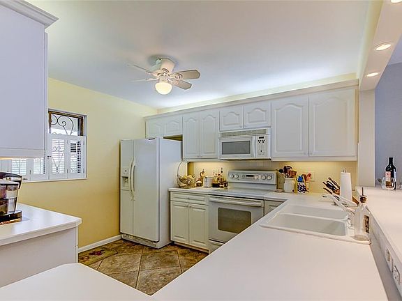 2nd image of 825 S Gulfview Blvd APT 309