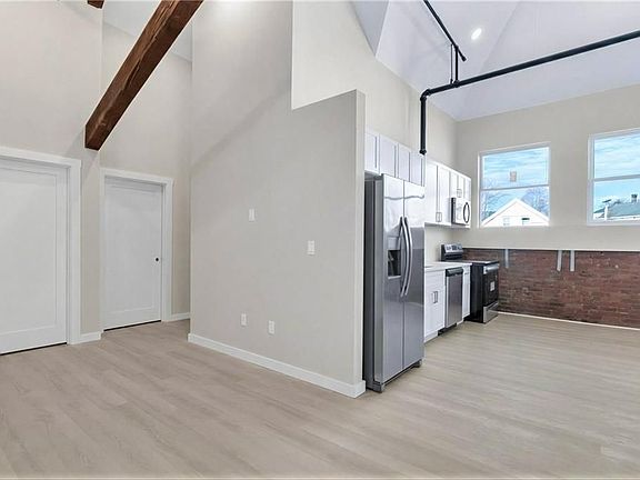 4th image of 72 Kendrick Ave