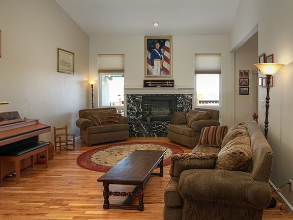 3rd image of 9855 Liberty Grove Dr