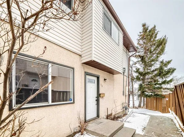 4531 S 7th Ave SE #13, Calgary, AB T2A 5E4