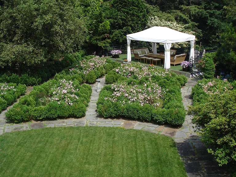 Glorious courtyard views from second floor bedrooms (3)