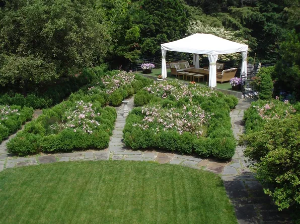 37 Green Acre Ln, Westport, CT 06880