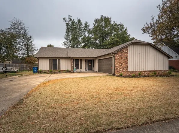 1102 Brookdale Dr, West Memphis, AR 72301