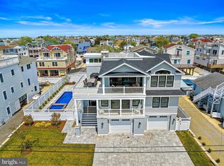 261 W 19th St, Ship Bottom, NJ 08008