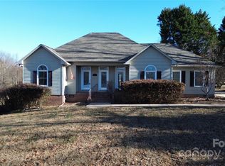 137 N Shore Dr, Cherryville, NC 28021