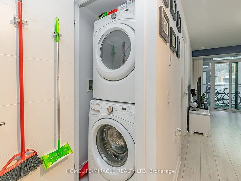 525 Adelaide St W #501 — Photo 9