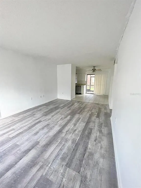 2 bed, 2.0 bath, 831 sqft, $1,300 — Photo 3