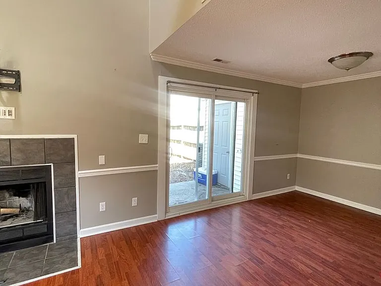 110 Kingsbridge Ln — Photo 9