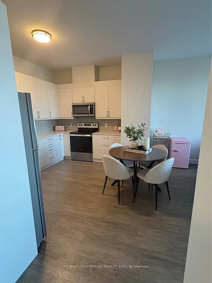 2 bed, $2,399 — Photo 3