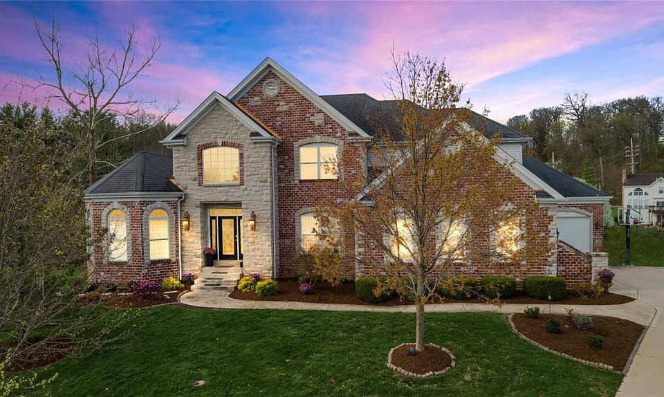 1st image of 142 Bellerosa Dr