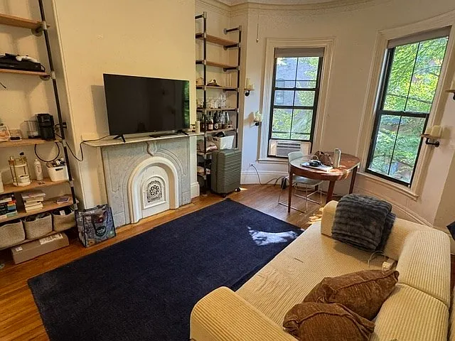 2 Wellington St #5 — Photo 3