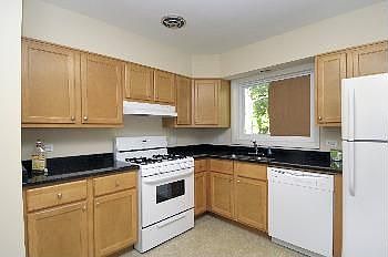 5th image of 737 N Gibbons Ave
