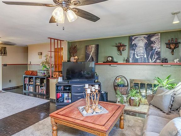 5th image of 3155 Malina Ave