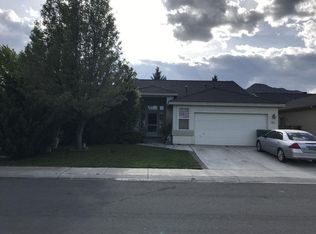 411 Crosswinds Dr, Dayton, NV