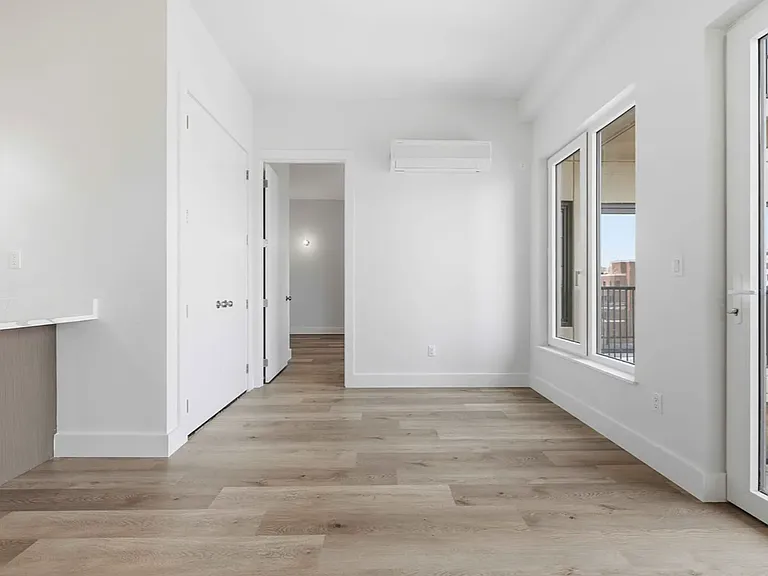 89-25 162nd St #303 — Photo 12