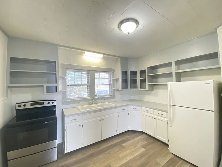 43 Ashland St #2 — Photo 1