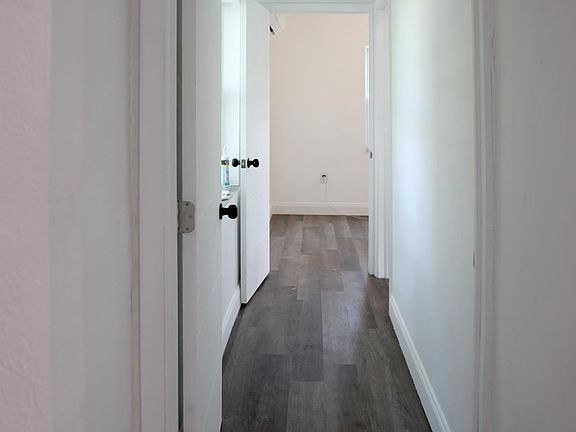 Hallway to bedrooms