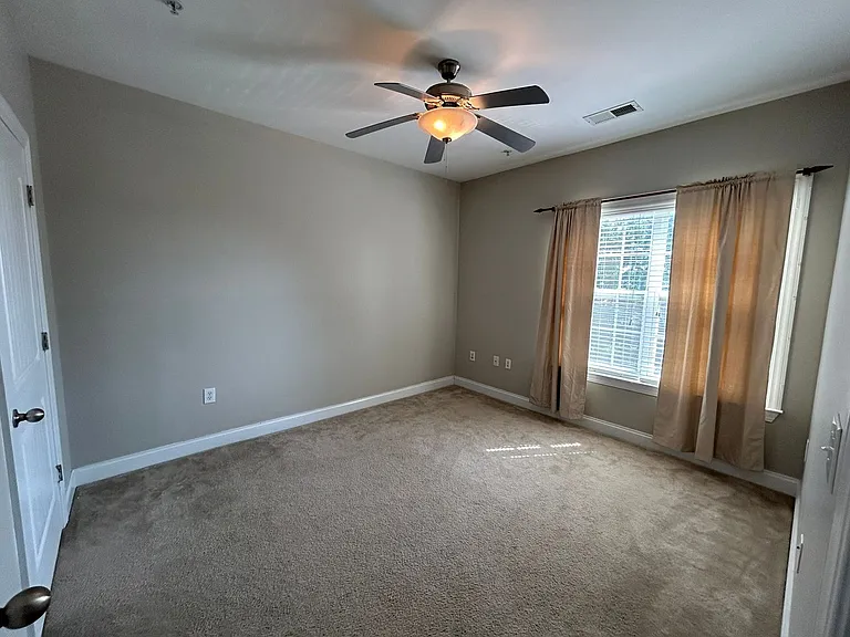 300 Gateway Dr — Photo 63