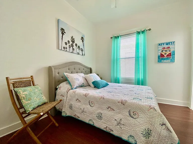 1916 Staples Ave — Photo 15