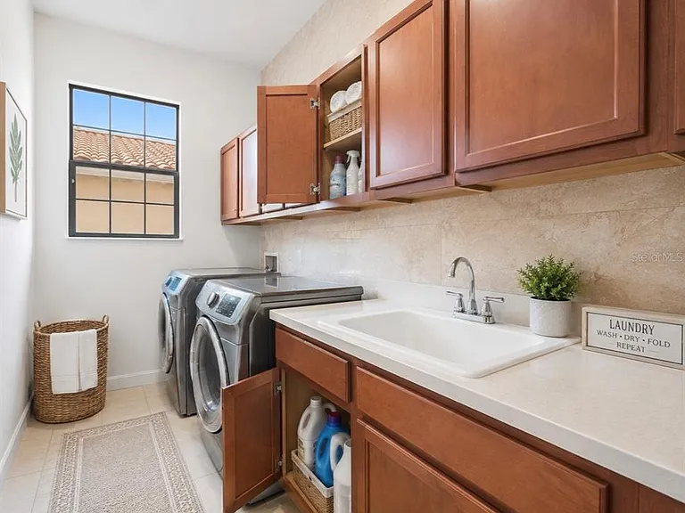 10359 Henbury St — Photo 23
