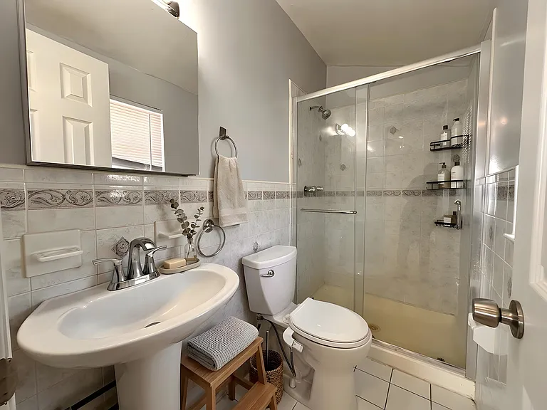 424 Jefferson Ave #3 — Photo 8