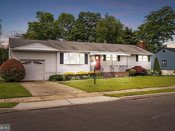 2nd image of 10 Whitman Rd