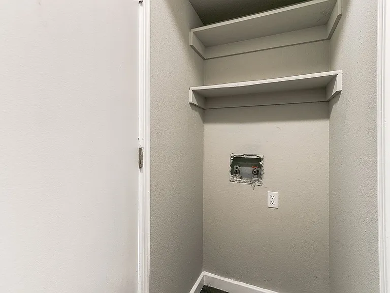 1113 W Fulton St — Photo 22