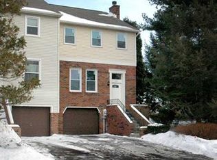 129 Spring Run Dr, Monroeville, PA 15146