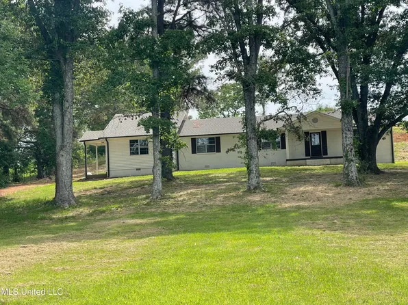 2213 Crockett Rd, Senatobia, MS 38668