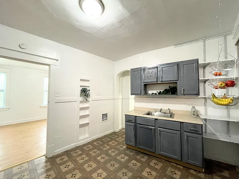 2749 Pestalozzi St #2E — Photo 4