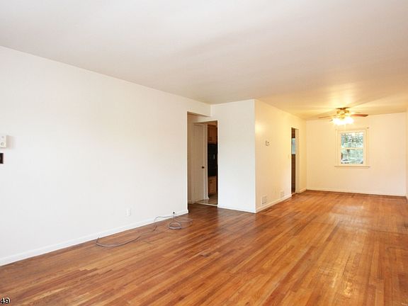 4th image of 620 Lincoln Ave