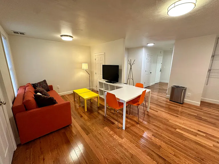 130 W 8th St #1 — Photo 17