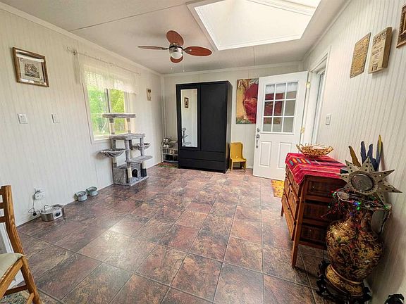 4th image of 4814 E 52nd St