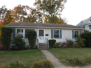 18 Jenness St, Springfield, MA 01104