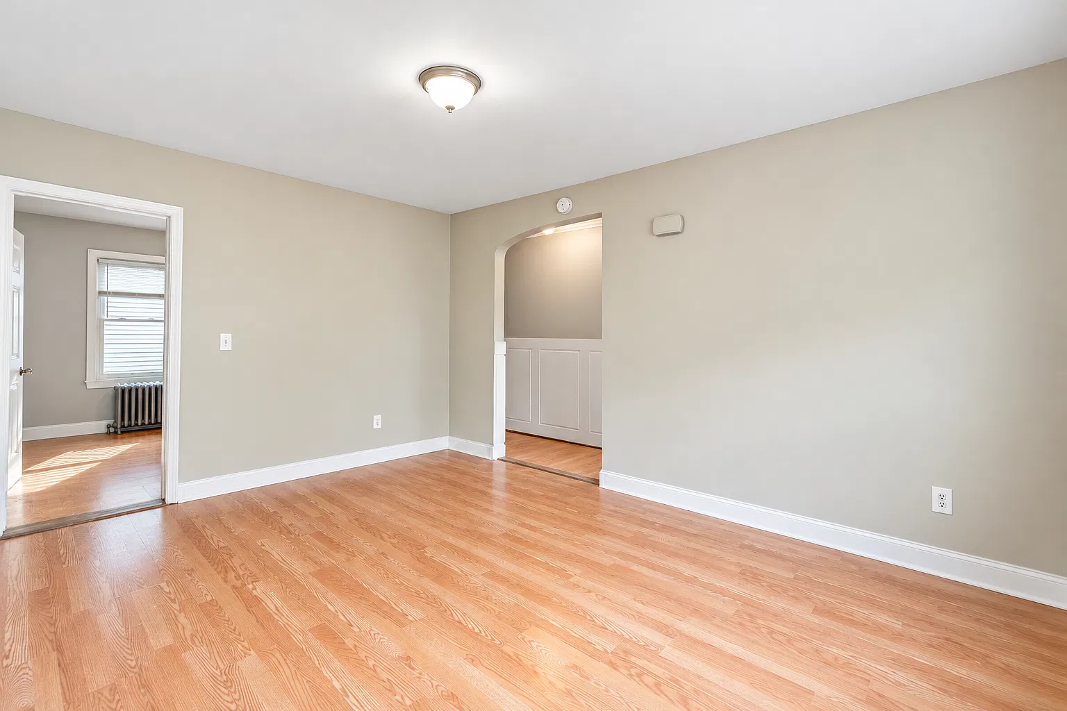 3 bed, 1250 sqft, $2,300 — Photo 2