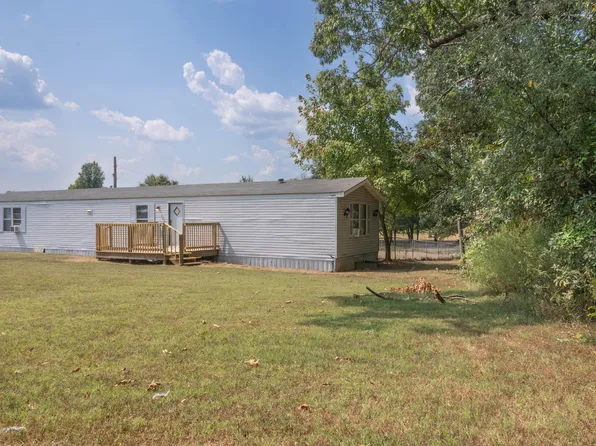 813 Travis Rd, Kuttawa, KY 42055