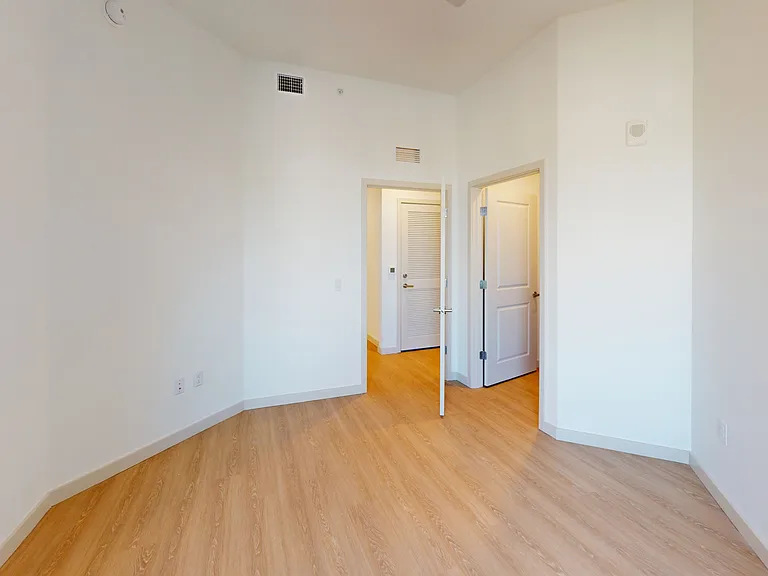 101 N Meridian — Photo 107