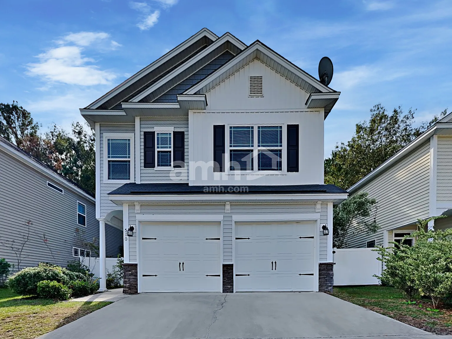 3 bed, 2.5 bath, 1968 sqft, $2,410 — Photo 1