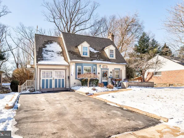 1424 Windsor Park Ln, Havertown, PA 19083