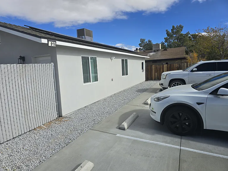 916 W Atkins Ave #A — Photo 11