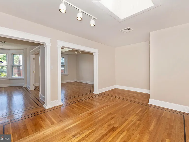 231 N Market St #3 — Photo 9