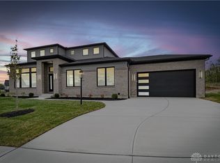 9363 Rochelle Ln, Dayton, OH 45458