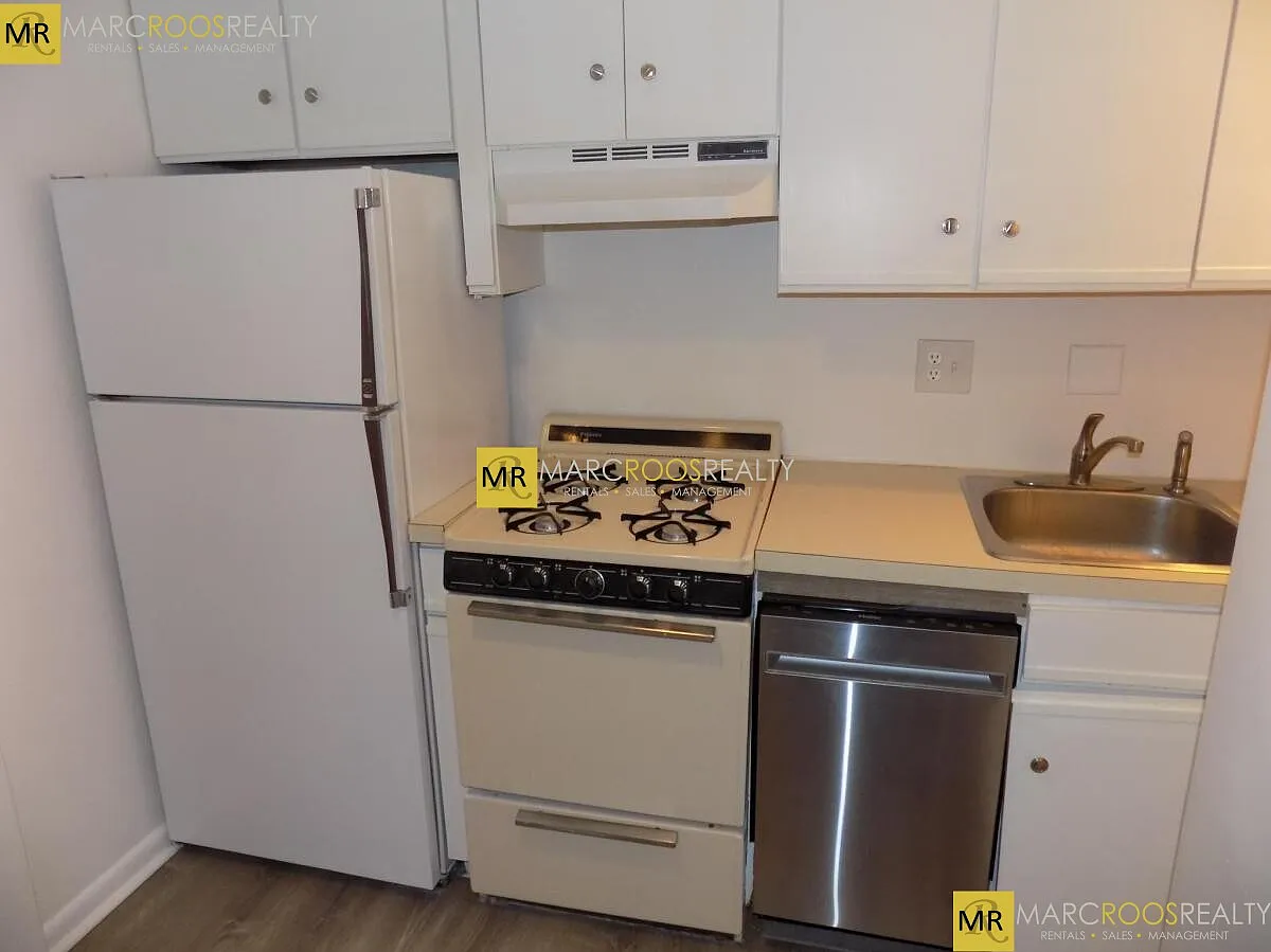 1 bed, 1.0 bath, 660 sqft, $2,195 — Photo 2
