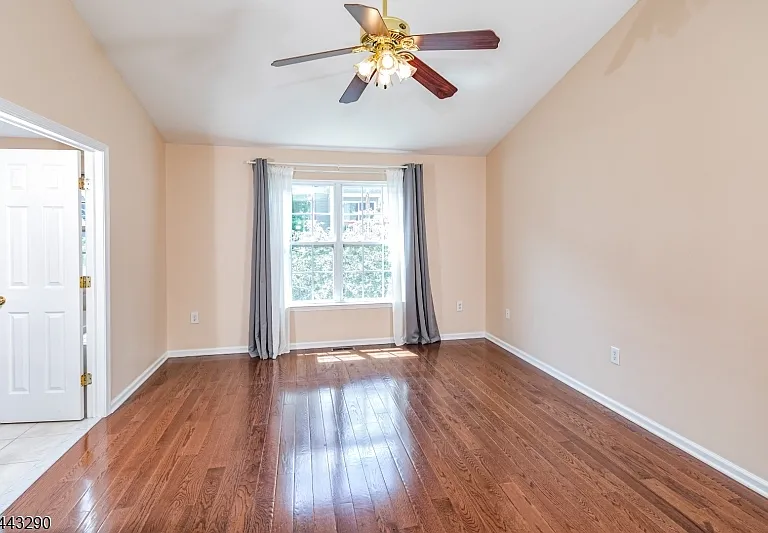 40 Kennedy Ct — Photo 17