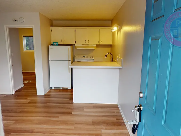 525 SE 28th Ave #110 — Photo 2