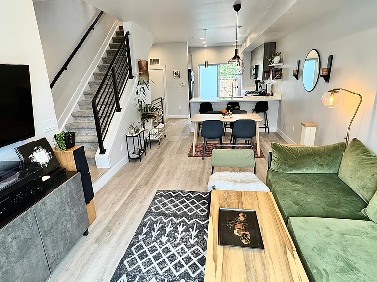 3467 W 63rd Pl — Photo 4