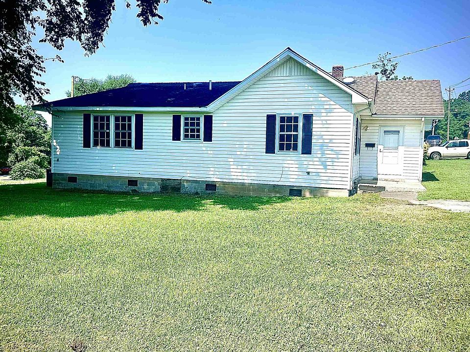1st image of 403 7th St